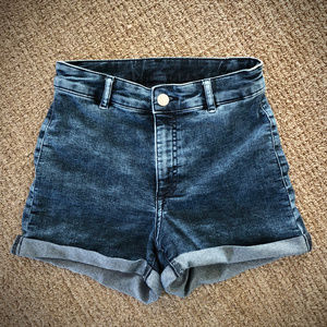 🌟2/$30🌟 DIVIDED High Rise Cuffed Denim Shorts